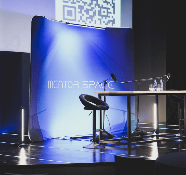 Сцена Mentor Space